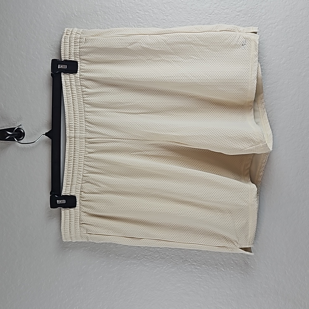 DSG | NWT Women's Ivory Mesh Active Mid Rise Side Seam Pockets Shorts Sz 2XL